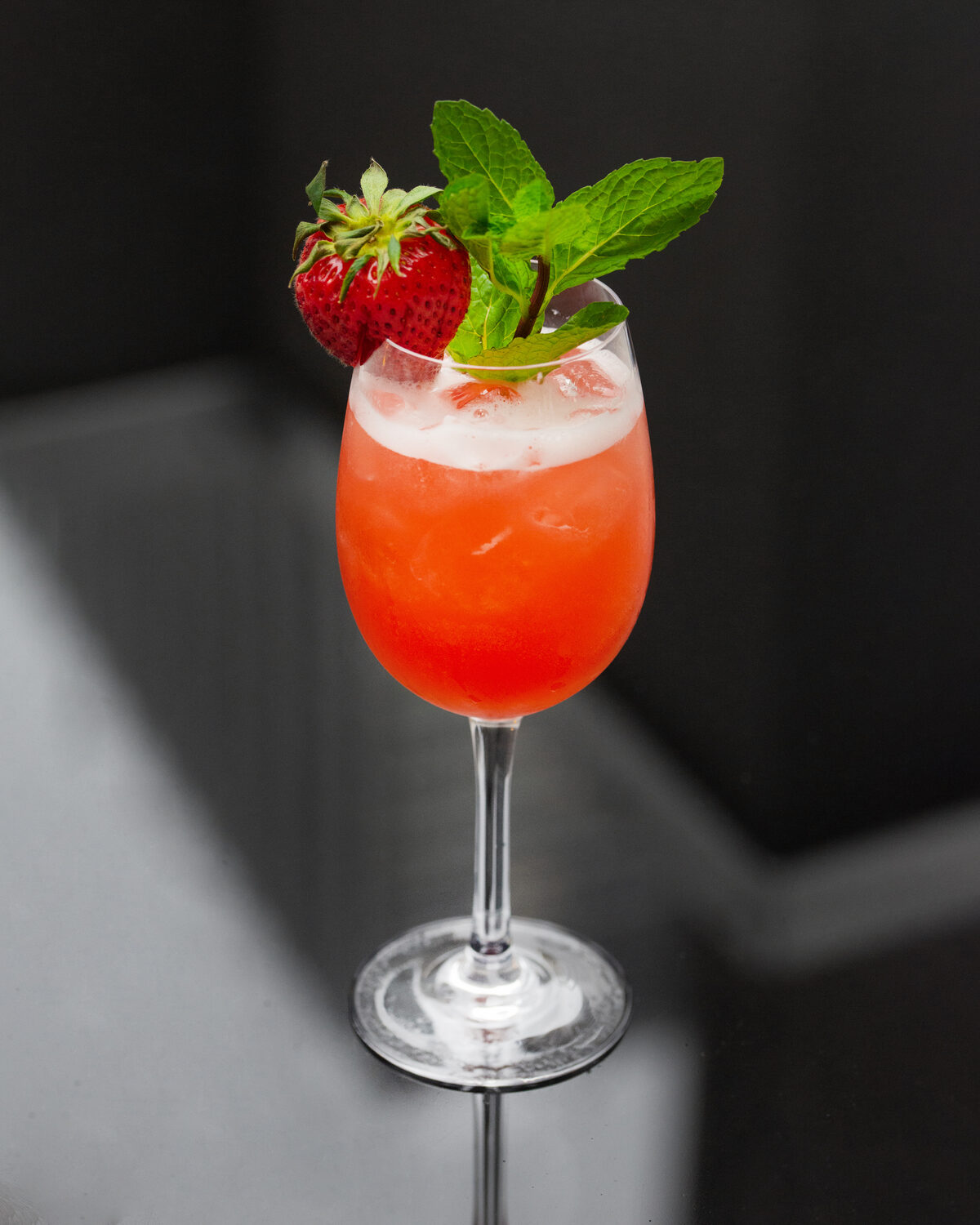 Strawberry cocktail photography by Ernesto Cullari